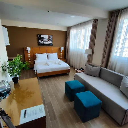 סלוניקי La Place De La Gare Suites - New Subway Station מראה חיצוני תמונה